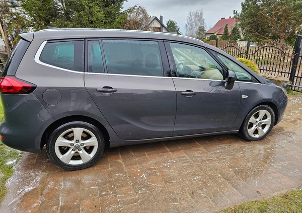Opel Zafira cena 52000 przebieg: 226000, rok produkcji 2016 z Piława Górna małe 92